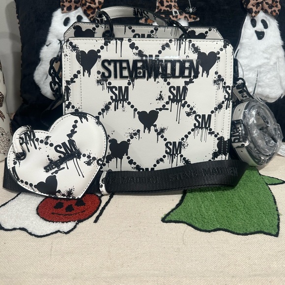 Steve Madden Purse Bevelyn Satchel Halloween Bleeding Heart Editon NWT - Picture 1 of 1